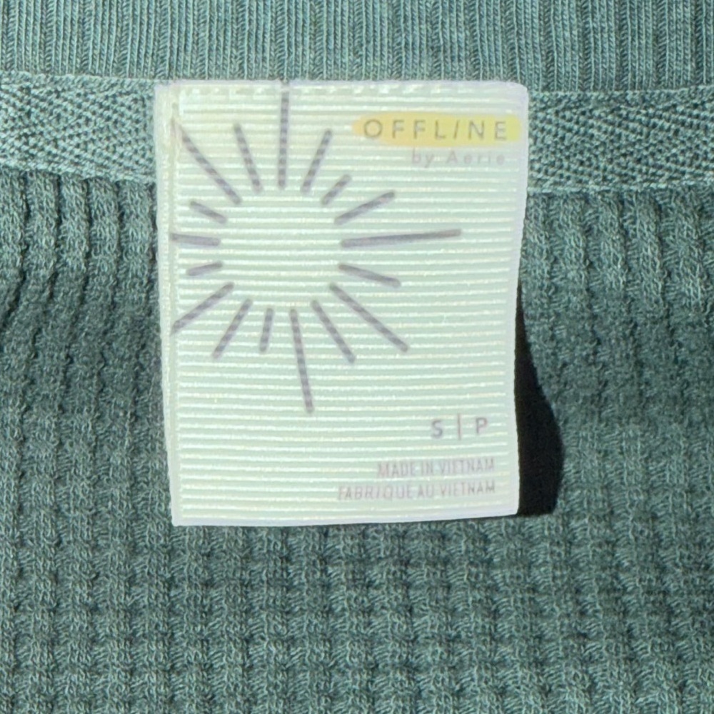 OFFLINE By Aerie Hunter Green Waffle Notch Neck Long Sleeve T-Shirt Size Small - Picture 4 of 6